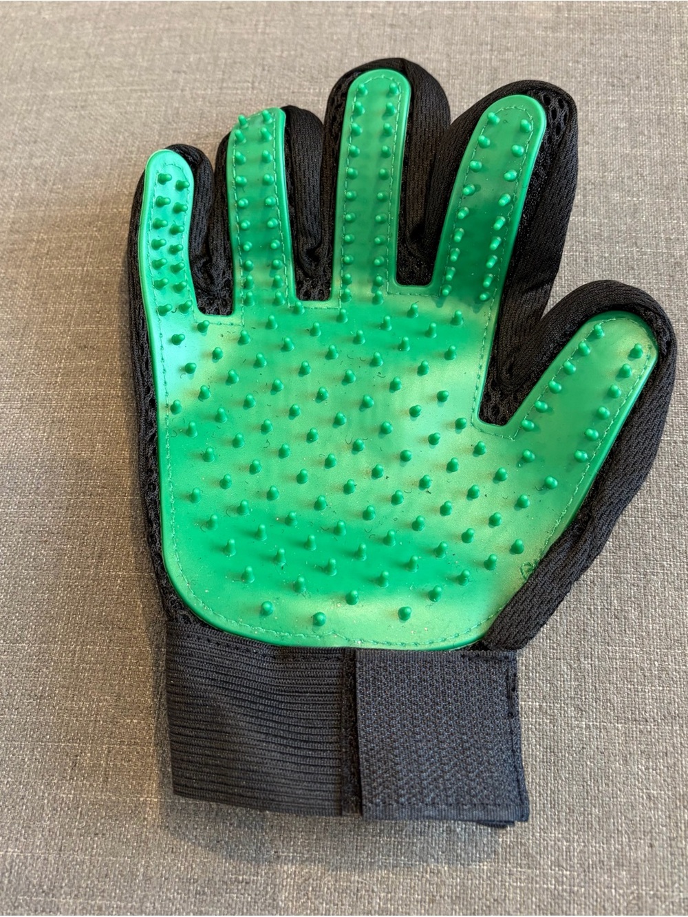 Pet Grooming Deshedding Glove Green & Black Adjustable Single Glove